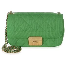 Mini bolsa Chanel Green Quilted Jersey Chic With Me Verde