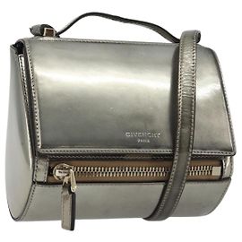 Borsa a Spalla GIVENCHY in Pelle Argento Oro Auth ka5134 Argento D'oro