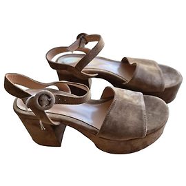 Gianvito Rossi suede wedge sandals Brown
