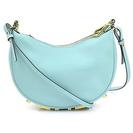 Fendi Schultertasche aus hellblauem Leder Hellblau