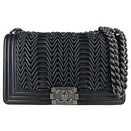 Borsa a tracolla Chanel Boy in pelle nera Nero