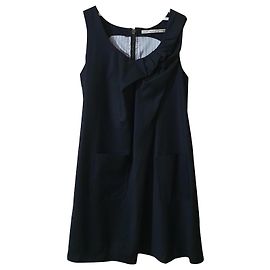 Gestuz Ärmelloses Schwarzes Kleid mit Rüschen Schwarz