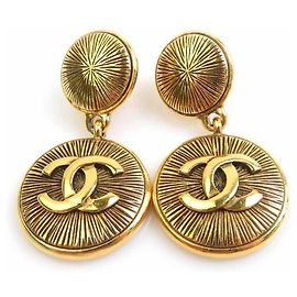 Boucles d'oreilles à clip dorées Chanel Doré