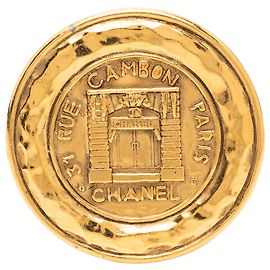 Chanel Medaillon-Brosche 31 Rue Cambon Vergoldet Golden