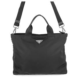 Bolsa Tote Prada em nylon com triângulo Preto
