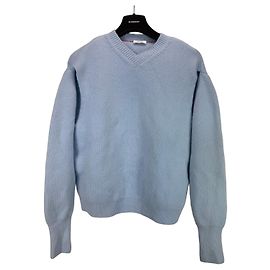 Salvatore Ferragamo Pull en cachemire bleu clair col en V avec découpes Bleu clair
