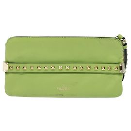 Valentino Garavani Rockstud Clutch aus Leder Small Grün