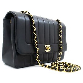 CHANEL Bolsa de Alça Single Flap com Corrente Listrada Preta Matelassê Preto