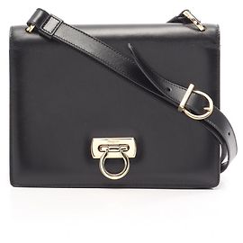 Bolsa de Ombro Salvatore Ferragamo Gancini Preto