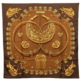 Hermès Pañuelo Hermes Carre 90 LES CAVALIERS D'OR Castaño Multicolor
