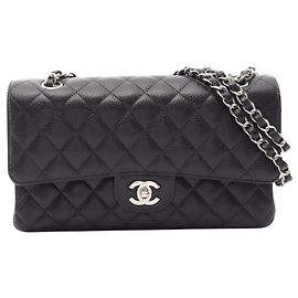 Borsa a tracolla Chanel Matelassé Double Flap Nero