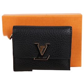 Louis Vuitton Cartera Capucines XS Negro