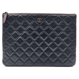 Chanel Clutch Classica in Agnello New Medium Nero
