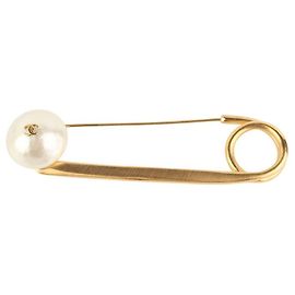 Chanel Broche Logo CC em Ouro e Madrepérola Laranja