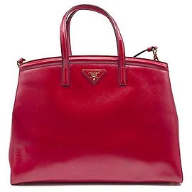 Prada Tote e borsa a tracolla in Saffiano Vernice Rosso