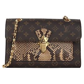 Louis Vuitton Borsa a tracolla con patta Monogram Python Biguato Gold Chain Nero
