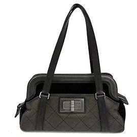 Chanel Borsa a tracolla in pelle caviar Nero
