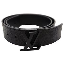 Louis Vuitton Cinto LV Initial em couro Taurillon preto Preto