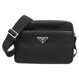 Prada Borsa a tracolla in Re-Nylon XOO Nero