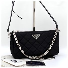 Prada Bolsa de ombro com corrente e acolchoado de nylon com logotipo de triângulo Preto Preto