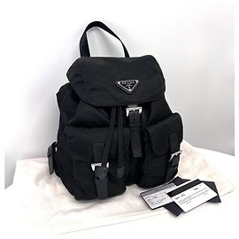 Prada Mochila pequeña de nylon negro con logotipo triangular Negro