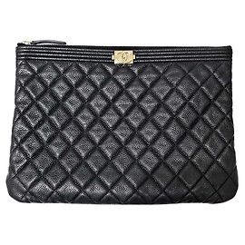 Chanel Caviar Boy Clutch New Medium Black
