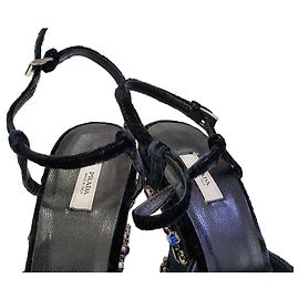 Prada Scarpa con zeppa in velluto e cristalli Multicolore