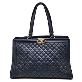 Chanel Boy Tote Bag aus Lammleder Schwarz
