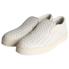 Bottega Veneta Slip-On de Couro Intrecciato Branco Branco