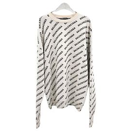 Balenciaga Rundstrick mit Logo-Allover-Print Silber