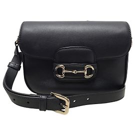 Gucci Pequena bolsa de ombro macia em couro de bezerro preto com mors Preto