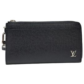 Louis Vuitton Long Portefeuille Taiga Zipper Dragonne Strap Black Noir