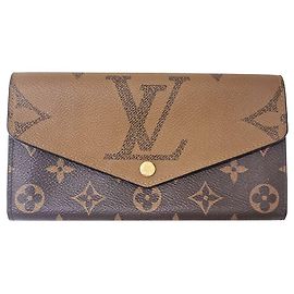 Louis Vuitton Carteira Sarah Reverse Monogram Multicor