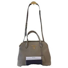 Prada Sac cabas Vitello Daino Gris clair Marron