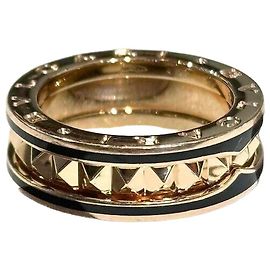 Bulgari Anello Lock Band in oro rosa Rosa
