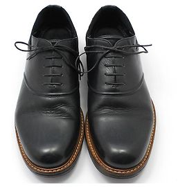 Louis Vuitton Scarpe stringate in pelle nera con fasce Nero