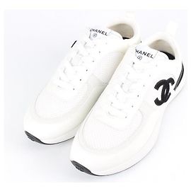 Chanel Tênis de camurça e mesh em couro de bezerro branco Branco