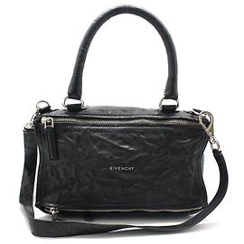 Givenchy Bolsa de ombro Pandora Medium em pele de carneiro preta enrugada prateada Preto