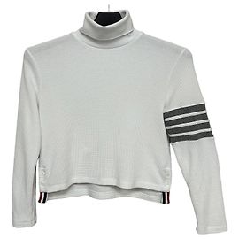 Thom Browne Rollkragenstrickpullover mit diagonalem Armband Silber