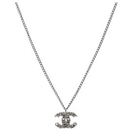 Chanel Collar de plata con letras CC Plata