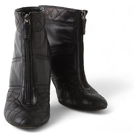 Chanel Botas de salto com fecho de correr em couro matelassé Preto