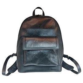 Gucci Schwarzer Rucksack mit Prägung Schwarz