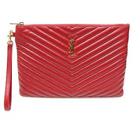 Saint Laurent Rote Matelassé gesteppte Kalbsleder Goldton Monogramm Tablet Neue Medium Pouch Clutch Rot