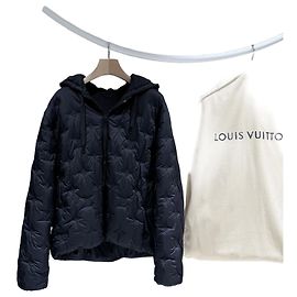 Louis Vuitton Blusão acolchoado com capuz Preto