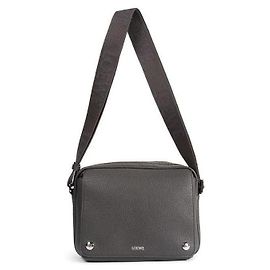 Loewe Bolsa Messenger Medium em couro granulado Marrom