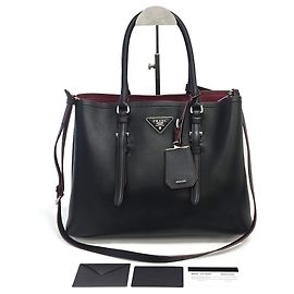 Prada Grande bolsa tote dupla de couro de bezerro macio preto Preto