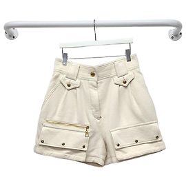 Louis Vuitton Short safari de pana beige y tono dorado Blanco