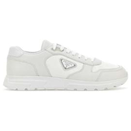 Prada Ténis de nylon e pele Branco