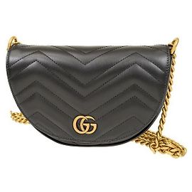 Gucci Mini bolsa GG Marmont matelassé com corrente stamp: DTDHT Preto