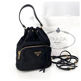 Prada Bolsa bucket de nylon com logotipo triangular preto Preto